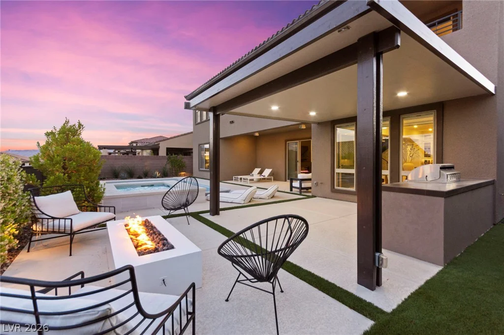 194 Harris Peak, Las Vegas, NV 89138