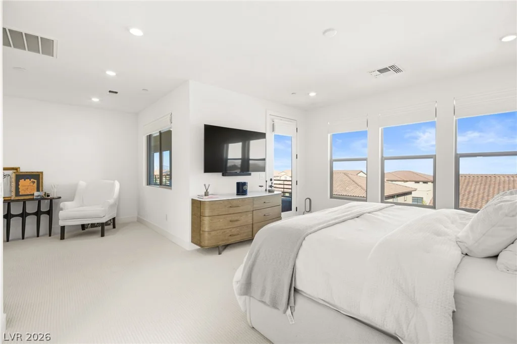 194 Harris Peak, Las Vegas, NV 89138