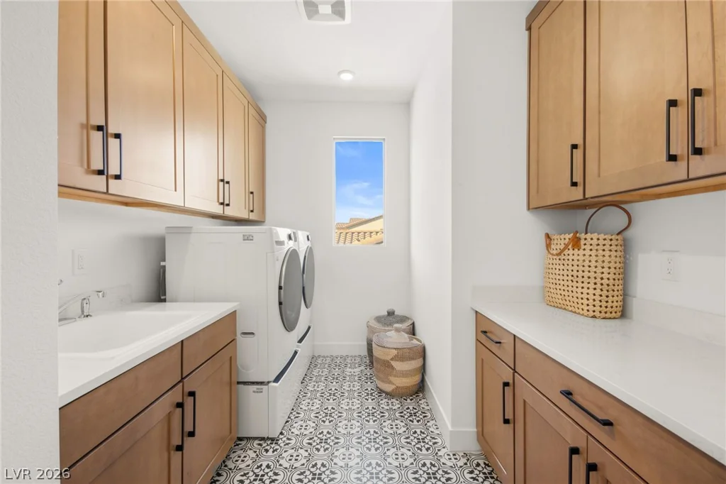 194 Harris Peak, Las Vegas, NV 89138