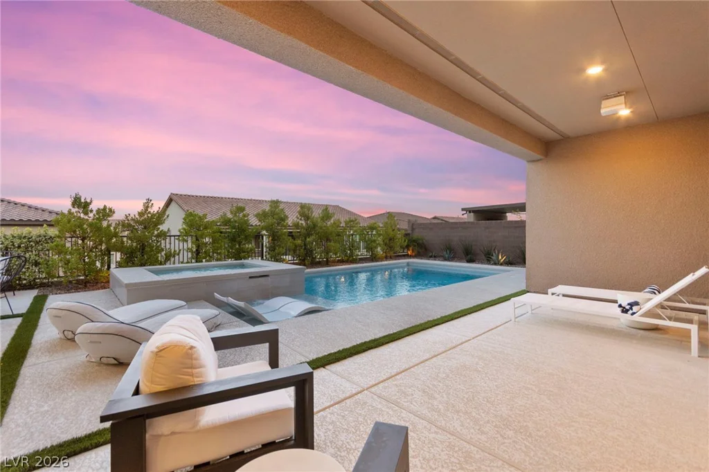 194 Harris Peak, Las Vegas, NV 89138