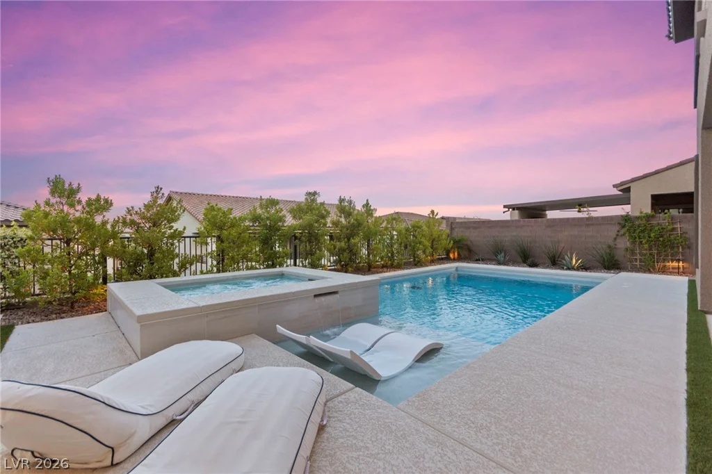 194 Harris Peak, Las Vegas, NV 89138