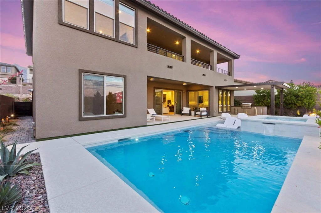 194 Harris Peak, Las Vegas, NV 89138