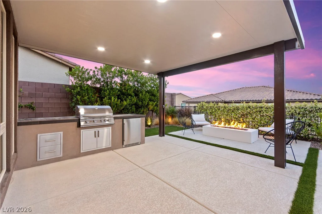 194 Harris Peak, Las Vegas, NV 89138