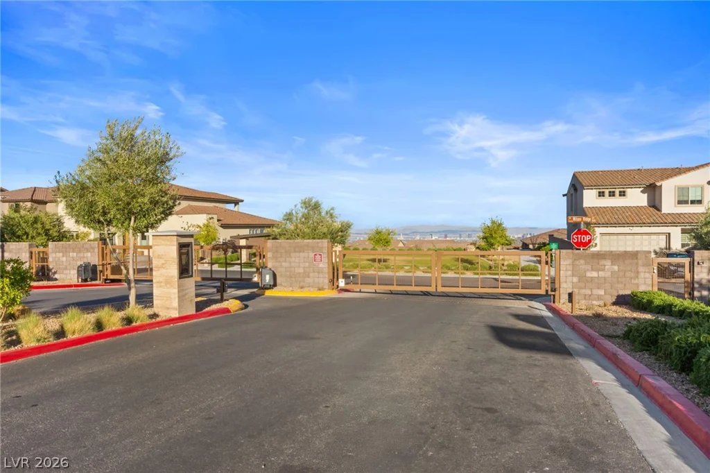 194 Harris Peak, Las Vegas, NV 89138