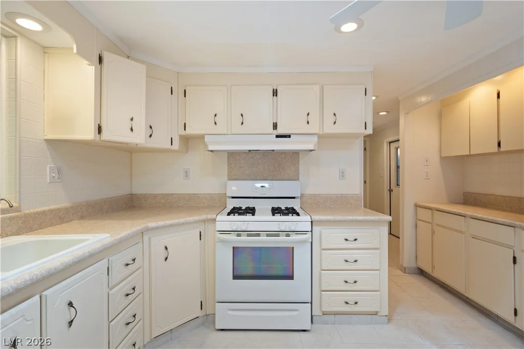 4641 Royal Ridge, Las Vegas, NV 89103
