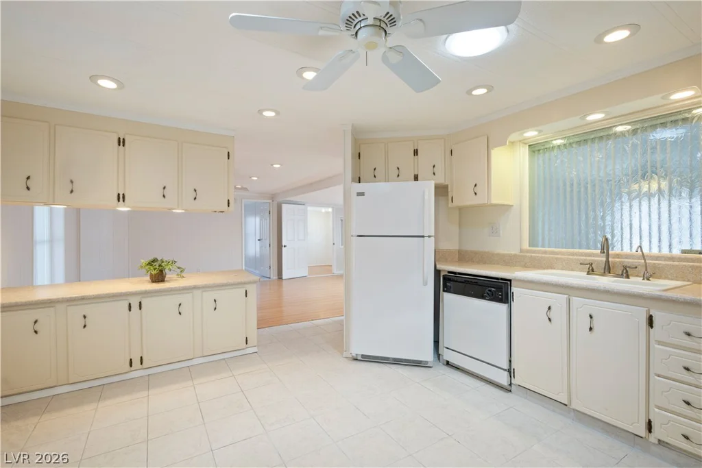 4641 Royal Ridge, Las Vegas, NV 89103