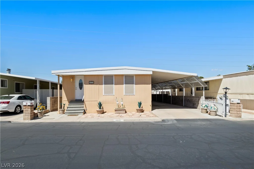 4641 Royal Ridge, Las Vegas, NV 89103