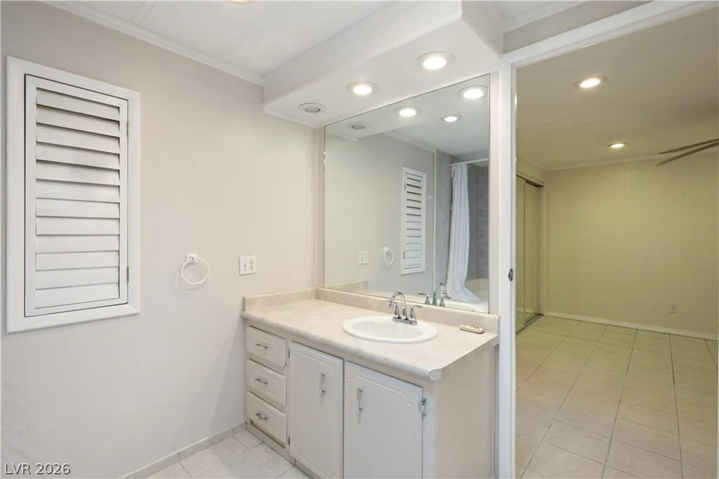 4641 Royal Ridge, Las Vegas, NV 89103