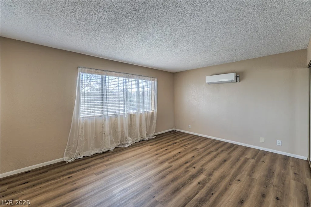 100 Crestline, Las Vegas, NV 89107