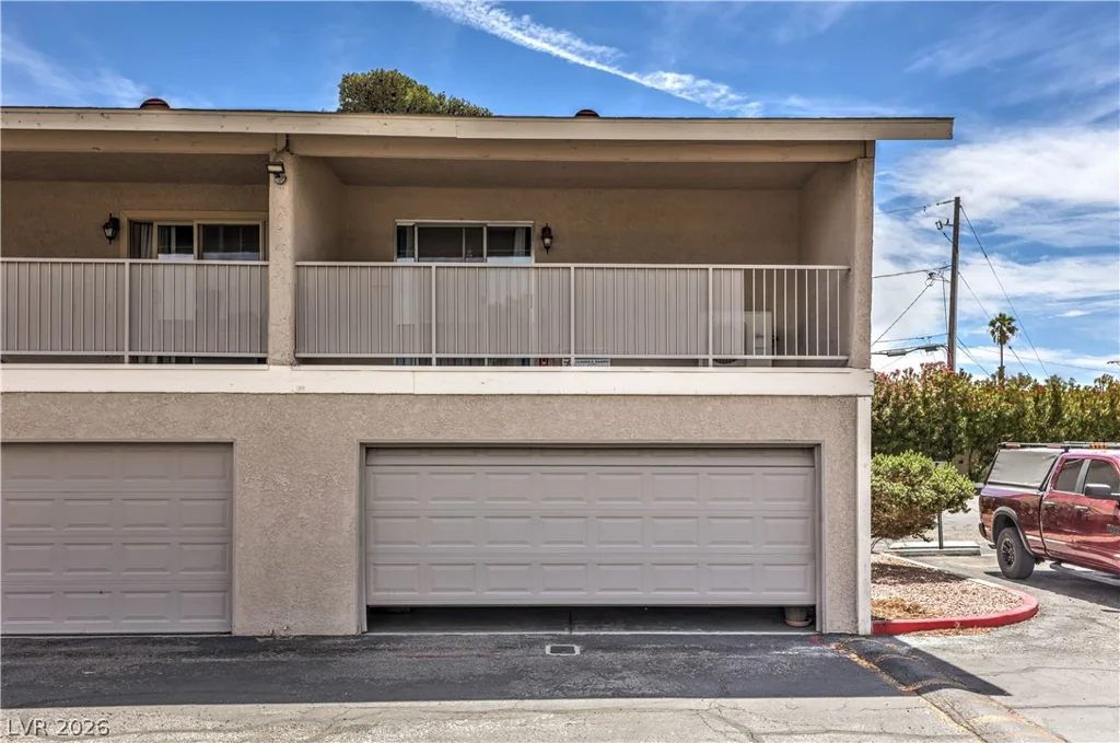 100 Crestline, Las Vegas, NV 89107