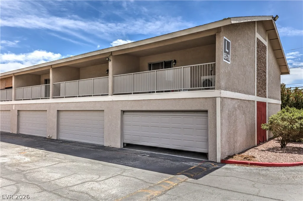 100 Crestline, Las Vegas, NV 89107