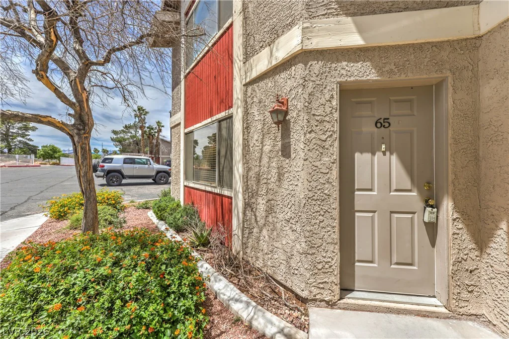 100 Crestline, Las Vegas, NV 89107