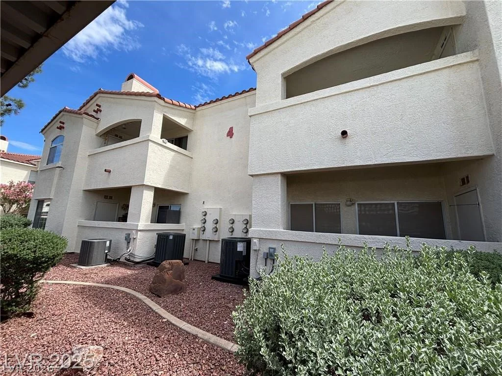 698 Racetrack, Henderson, NV 89015