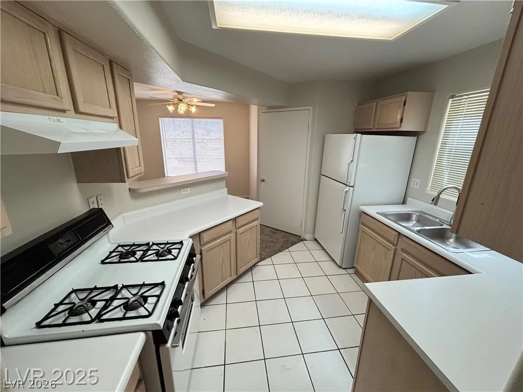 698 Racetrack, Henderson, NV 89015