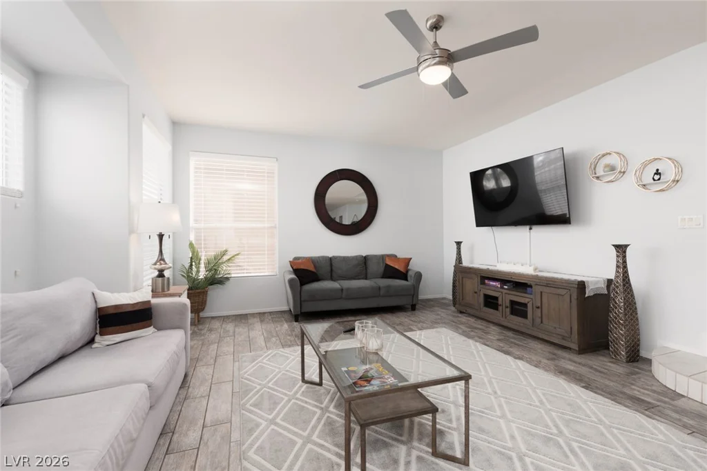 7904 Constantinople, Las Vegas, NV 89129