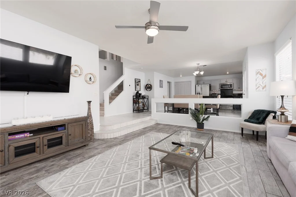 7904 Constantinople, Las Vegas, NV 89129