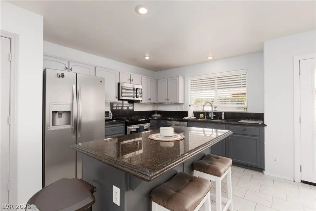 7904 Constantinople, Las Vegas, NV 89129