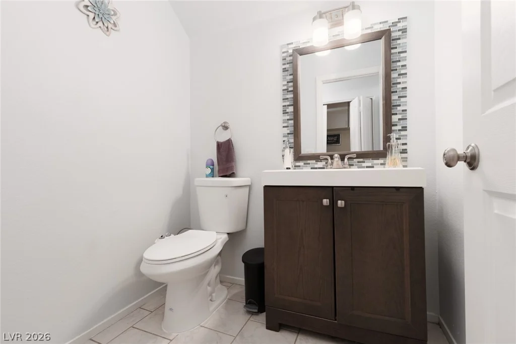 7904 Constantinople, Las Vegas, NV 89129