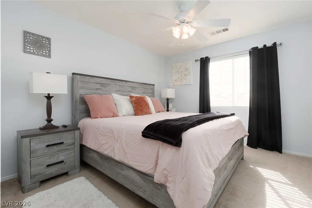 7904 Constantinople, Las Vegas, NV 89129