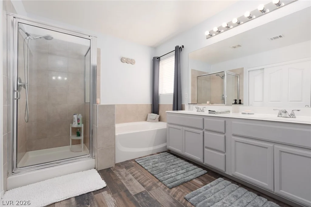 7904 Constantinople, Las Vegas, NV 89129