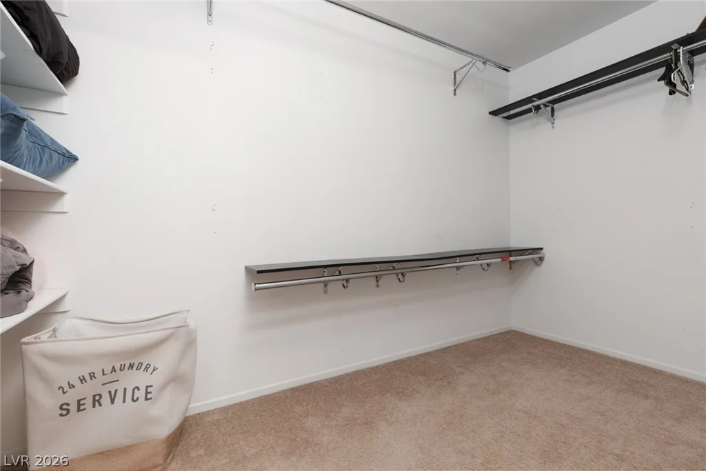 7904 Constantinople, Las Vegas, NV 89129