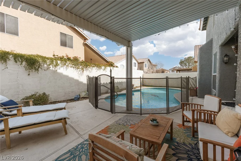7904 Constantinople, Las Vegas, NV 89129