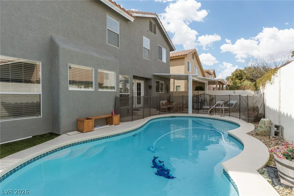 7904 Constantinople, Las Vegas, NV 89129