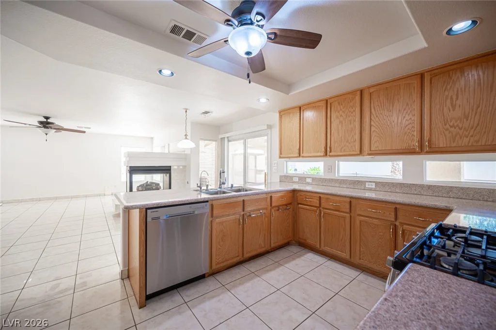 10761 Spruce Bough, Las Vegas, NV 89183