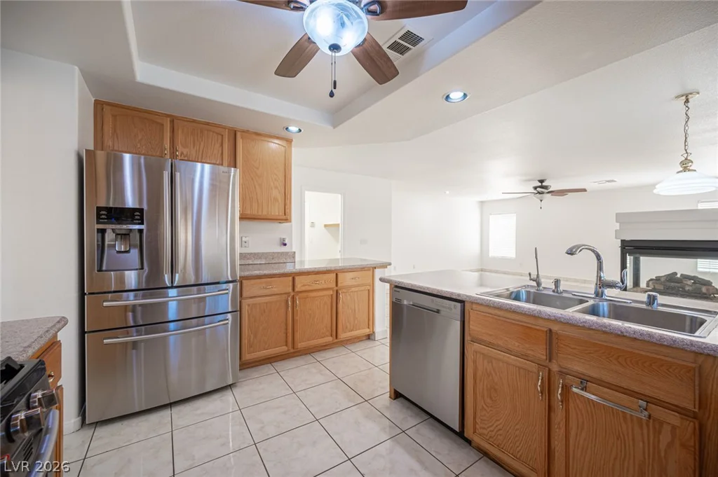 10761 Spruce Bough, Las Vegas, NV 89183
