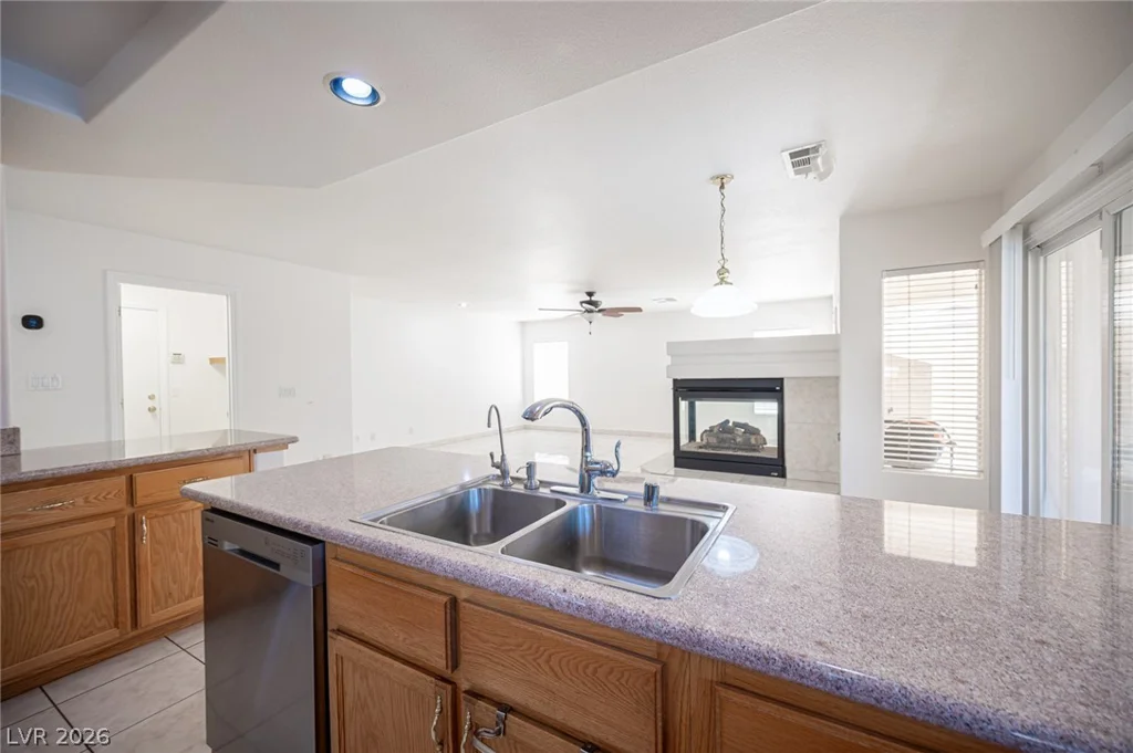 10761 Spruce Bough, Las Vegas, NV 89183