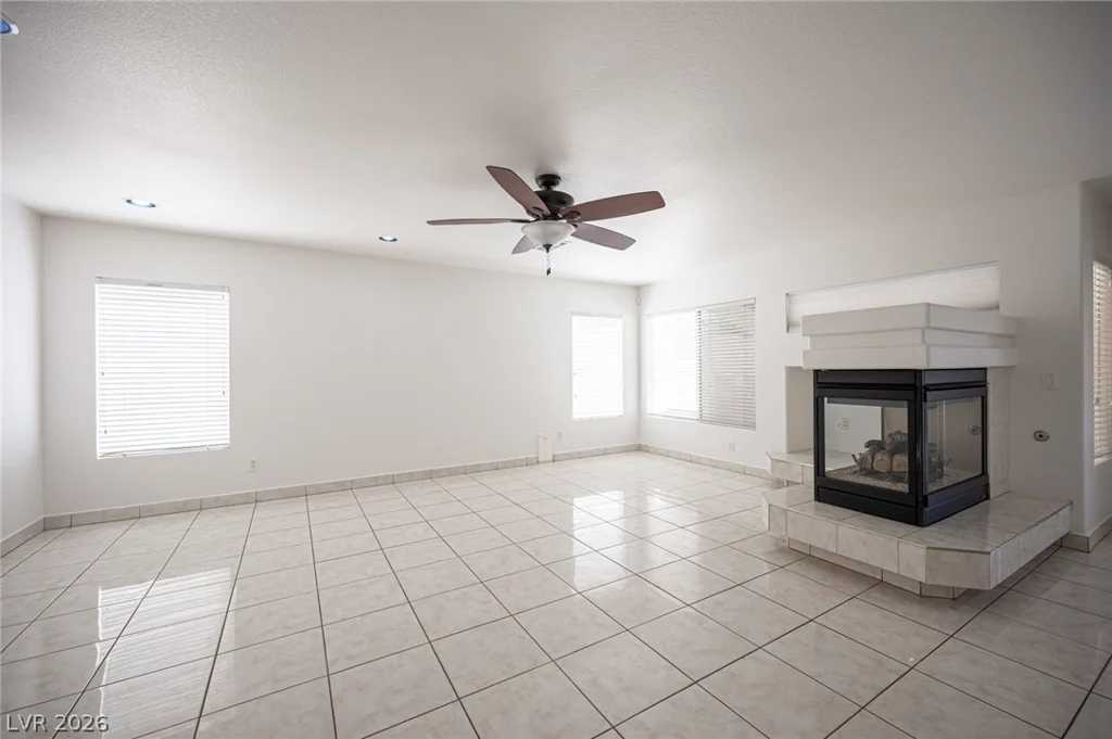 10761 Spruce Bough, Las Vegas, NV 89183