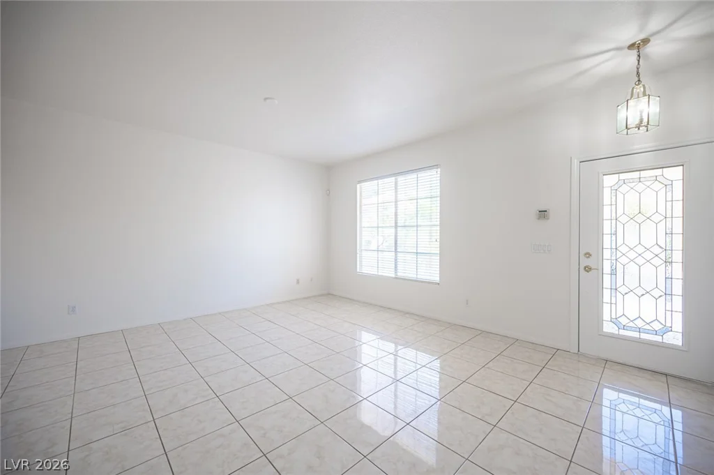 10761 Spruce Bough, Las Vegas, NV 89183