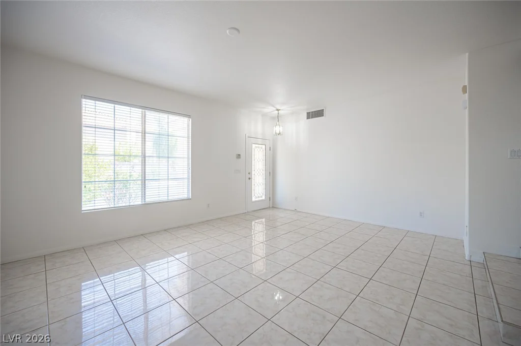 10761 Spruce Bough, Las Vegas, NV 89183