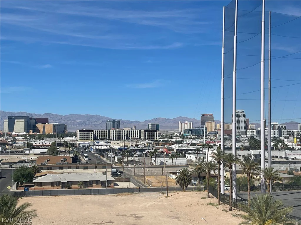 227 Saint Louis, Las Vegas, NV 89102