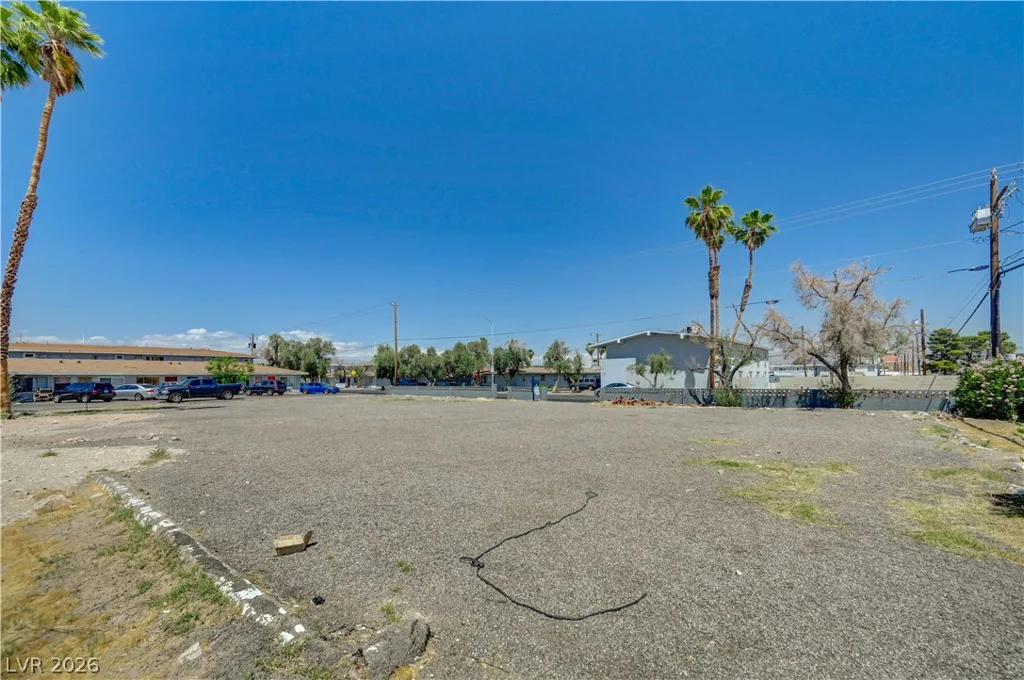227 Saint Louis, Las Vegas, NV 89102