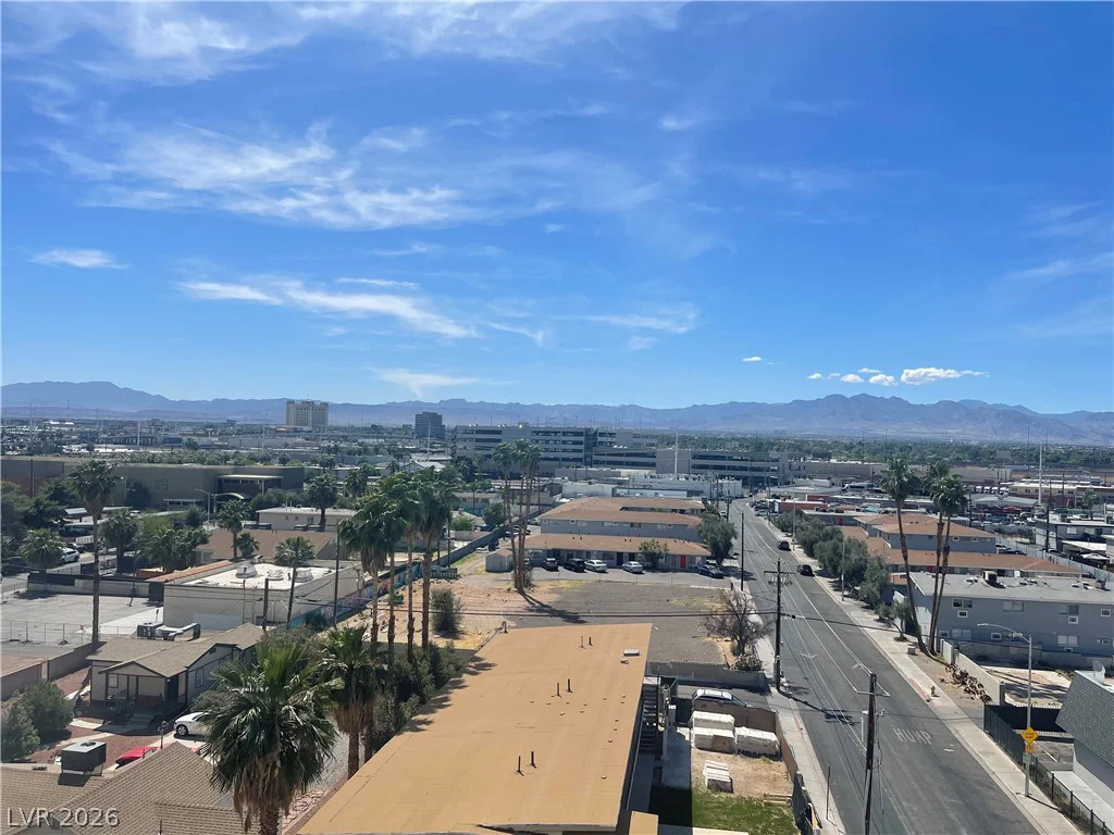 227 Saint Louis, Las Vegas, NV 89102