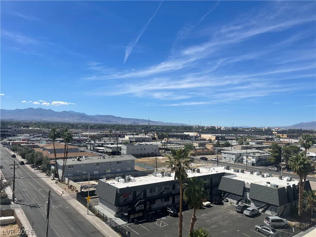 227 Saint Louis, Las Vegas, NV 89102