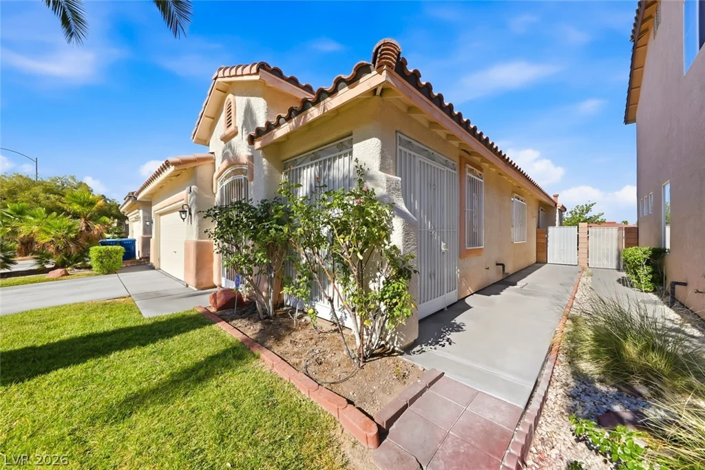 3246 Crown Cove, Las Vegas, NV 89117