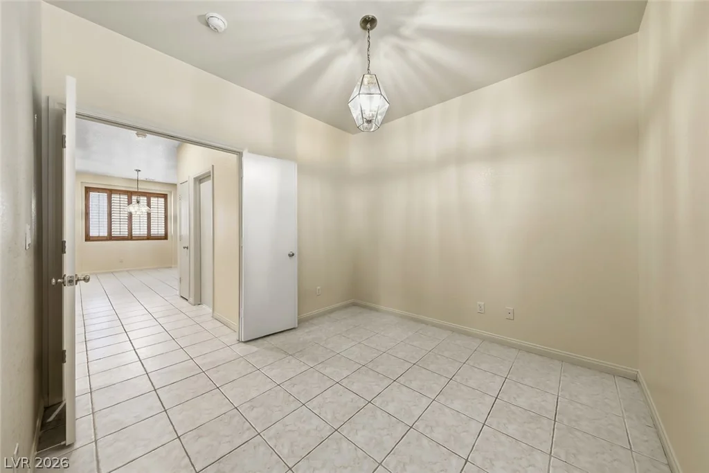 3246 Crown Cove, Las Vegas, NV 89117