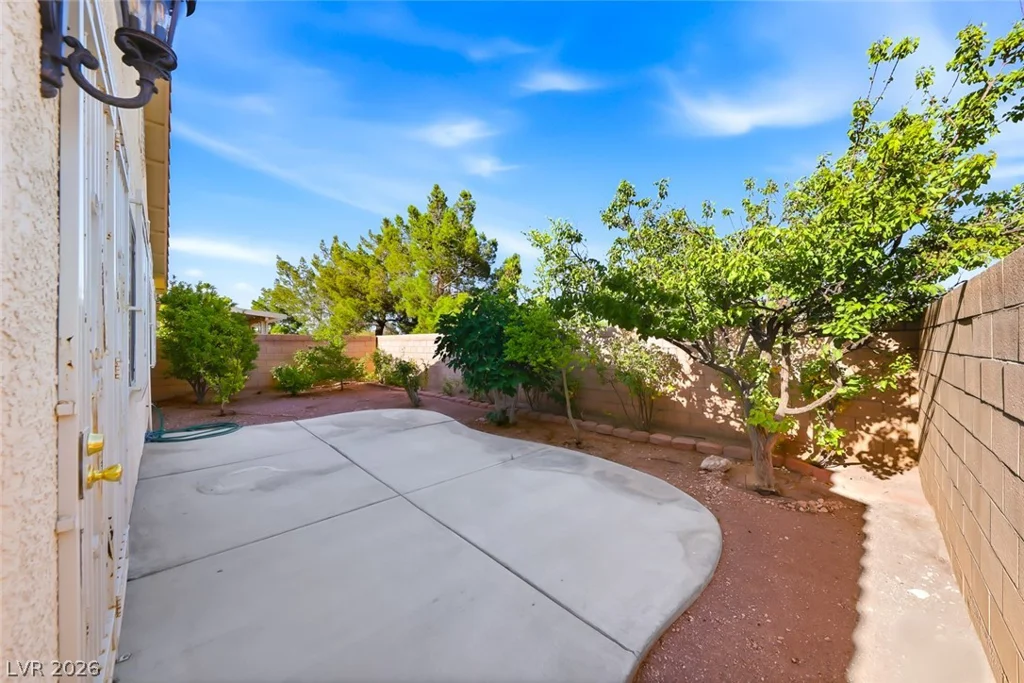 3246 Crown Cove, Las Vegas, NV 89117