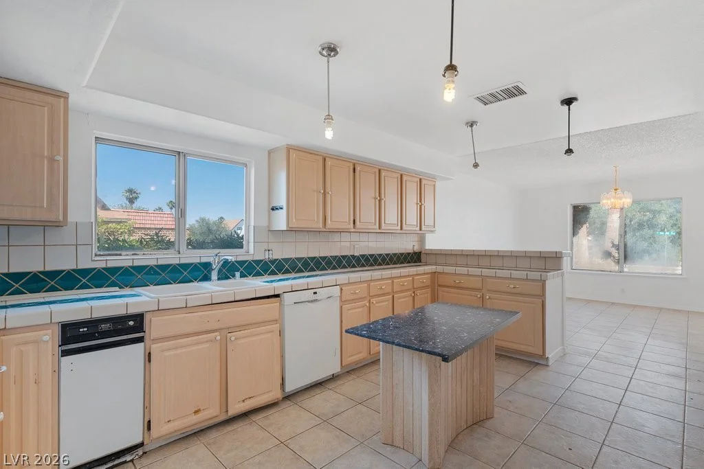 4311 Seville, Las Vegas, NV 89121