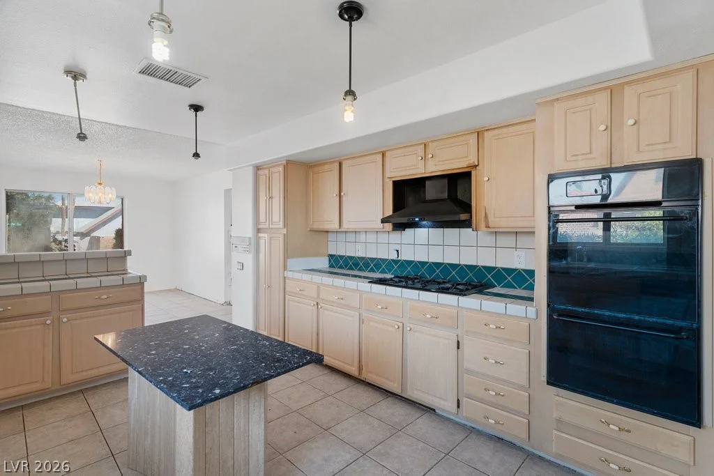 4311 Seville, Las Vegas, NV 89121