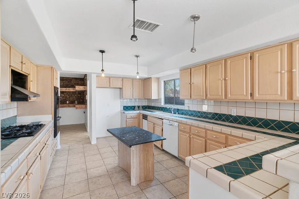 4311 Seville, Las Vegas, NV 89121