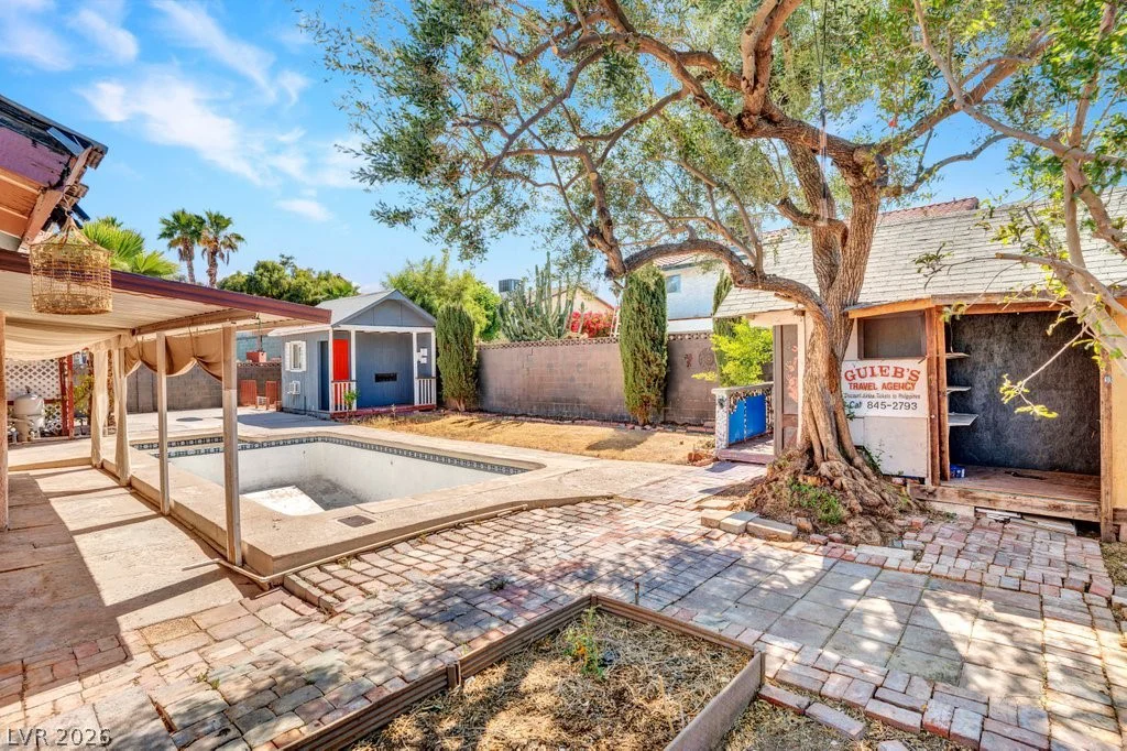 4311 Seville, Las Vegas, NV 89121