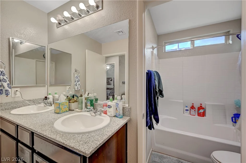 9327 Chieftain, Las Vegas, NV 89178