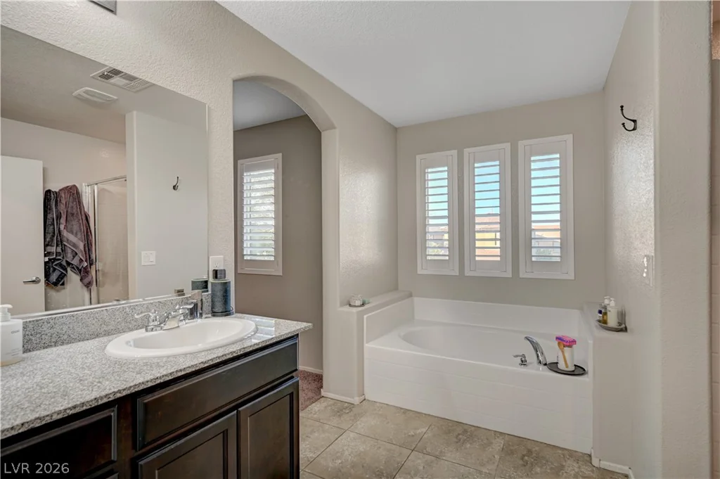 9327 Chieftain, Las Vegas, NV 89178