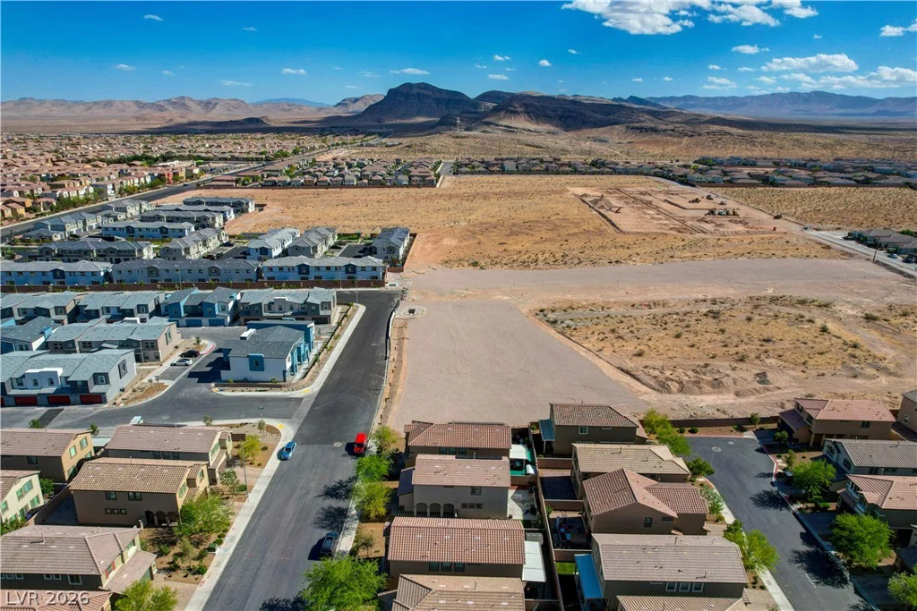 9327 Chieftain, Las Vegas, NV 89178