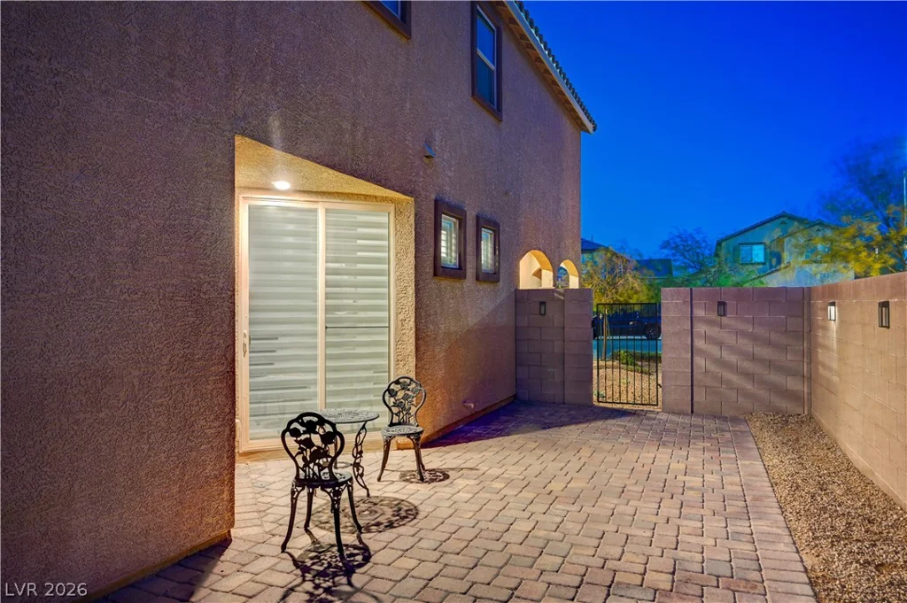9327 Chieftain, Las Vegas, NV 89178