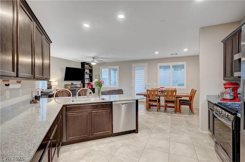 9327 Chieftain, Las Vegas, NV 89178