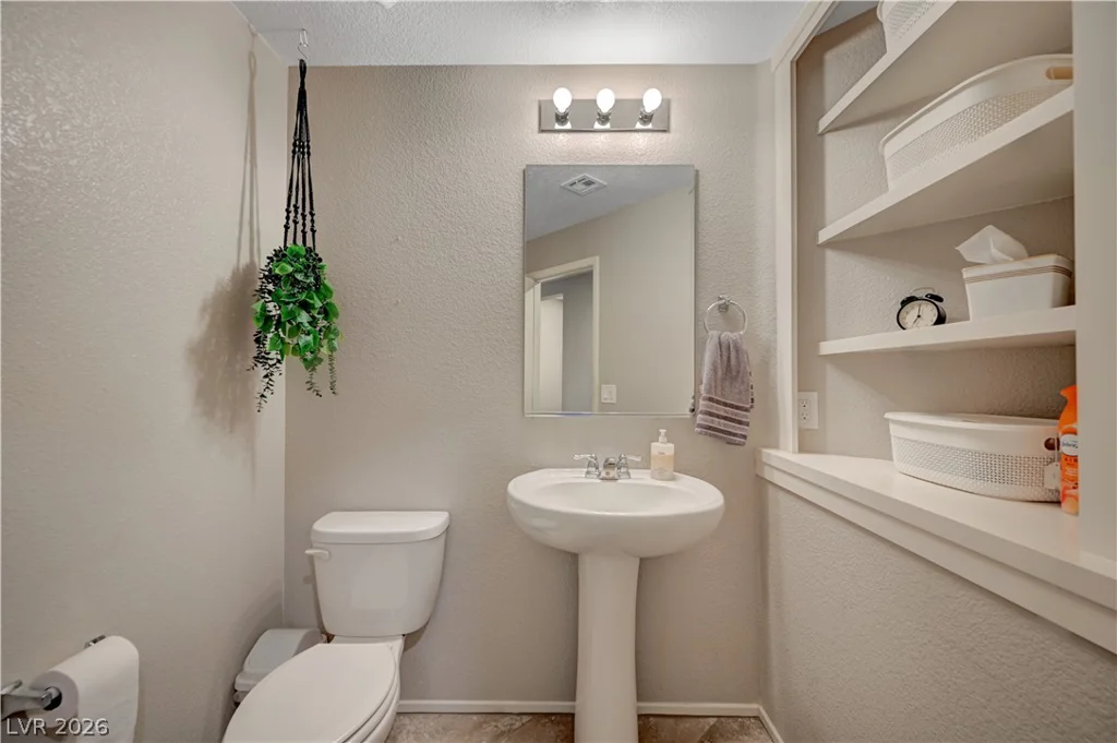 9327 Chieftain, Las Vegas, NV 89178